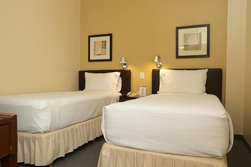 Hotel Austral Express Comodoro Rivadavia Esterno foto